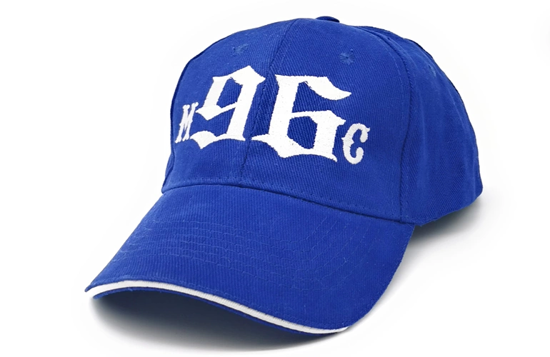 niebieska czapka